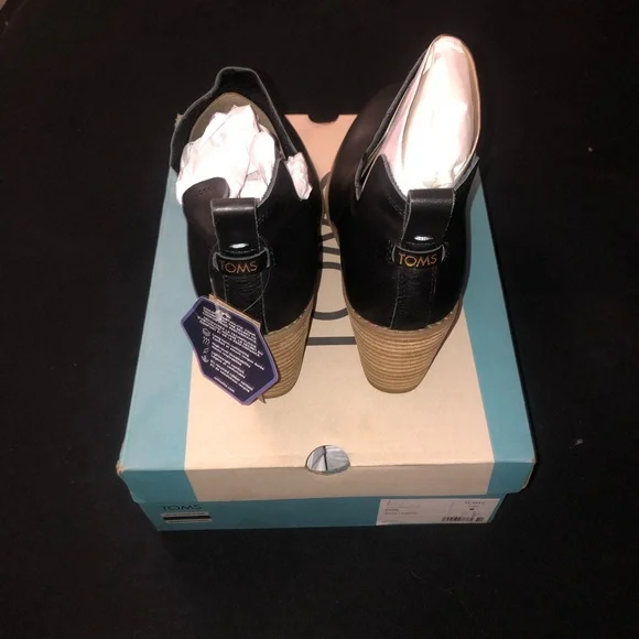 Tom’s Black Leather Ankle Boots - Picture 5 of 10